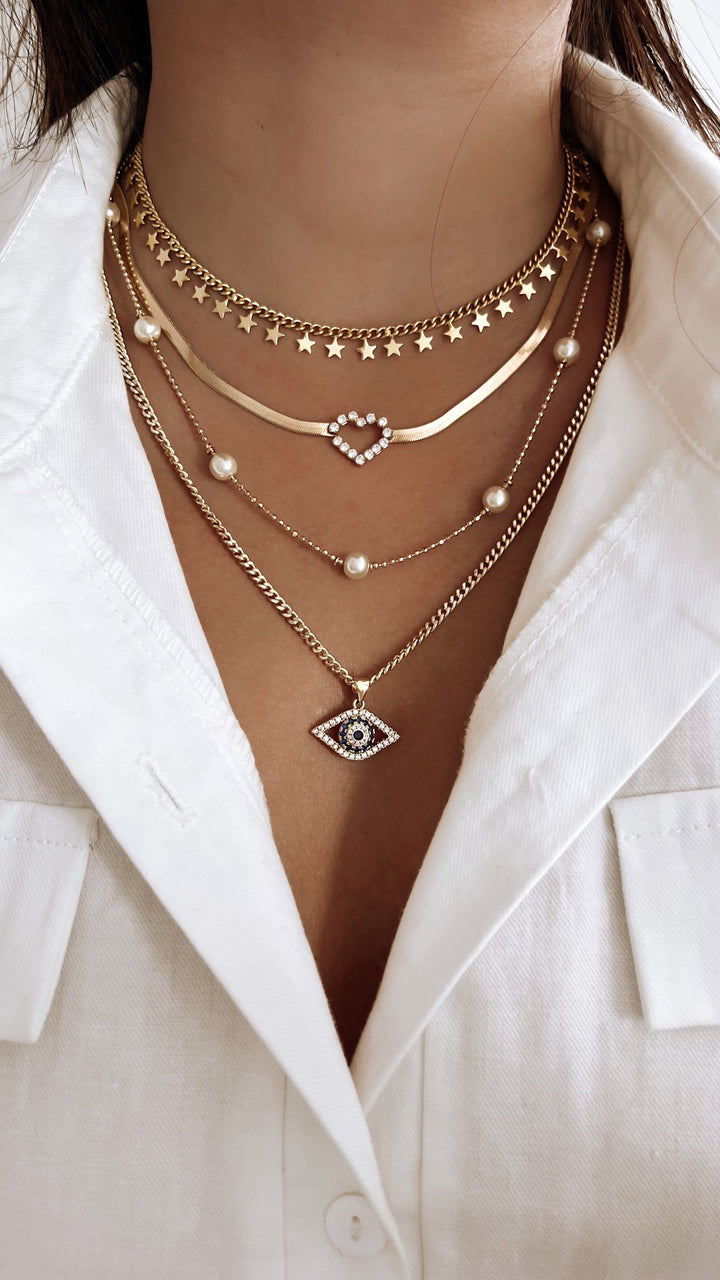 Dainty Pearl Necklace